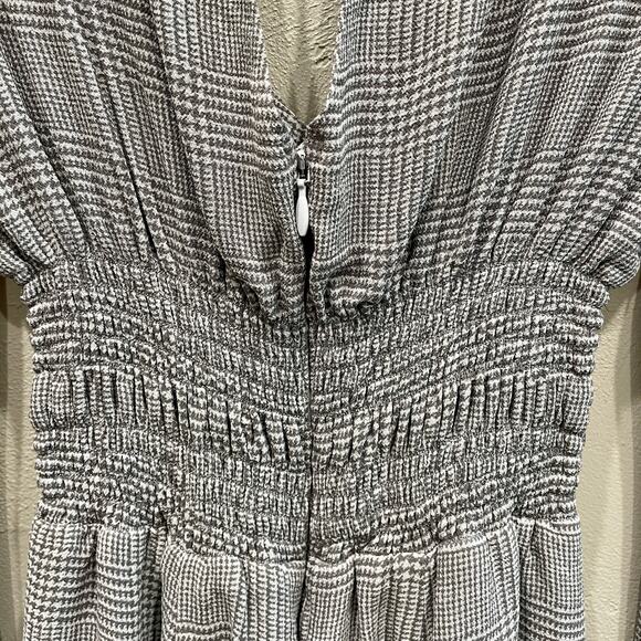 Reformation Wilder Mini Dress Aberdeen Grey White - Size 6 - Picture 8 of 11